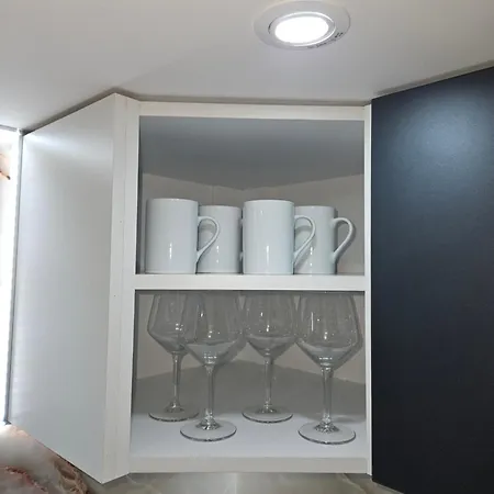 Laura's Gem Apartment *